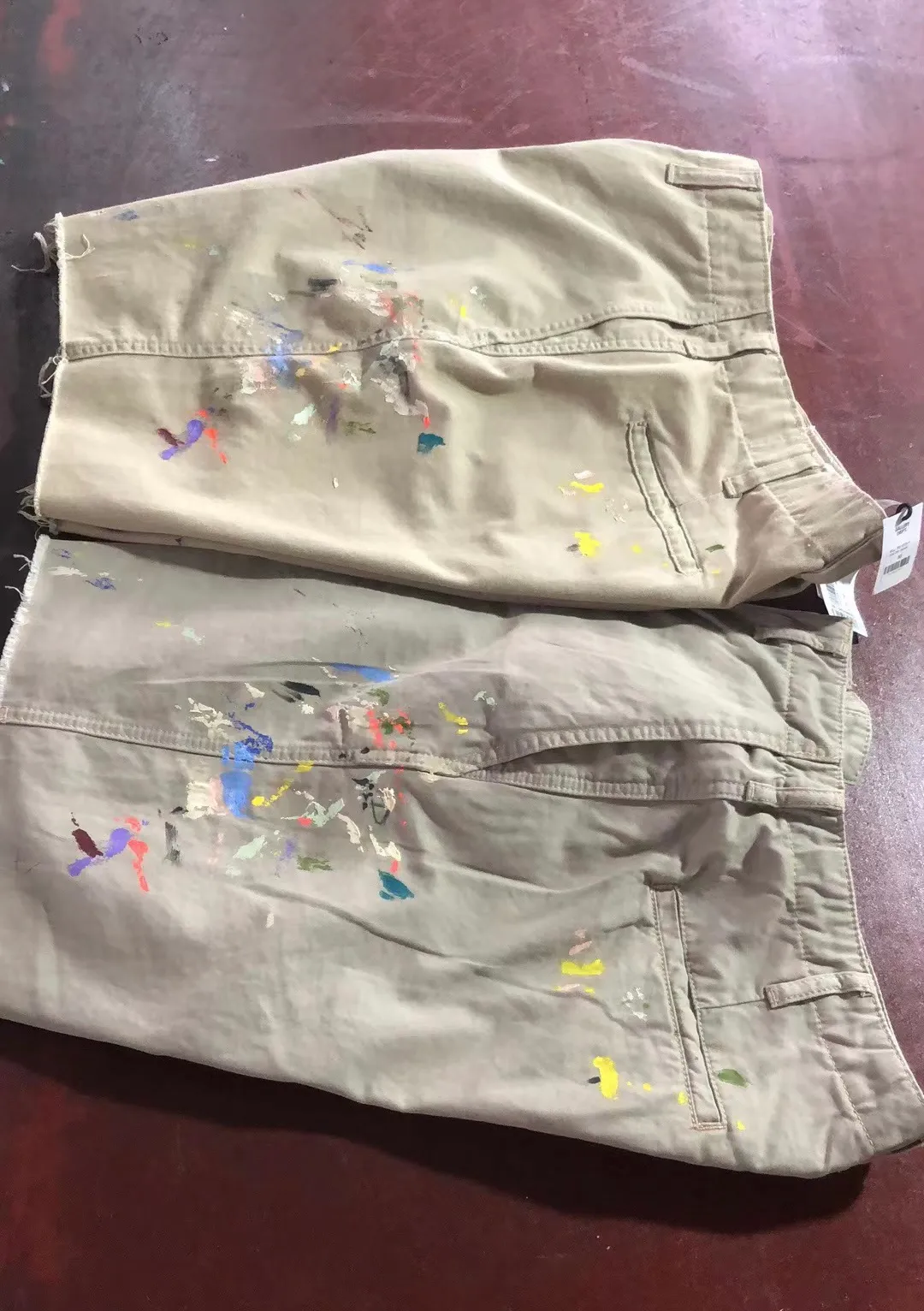 Graffiti proofing GALLERY DEPT. RICKY SHORT/KHAKI Splash ink knife cut khaki work shorts Khaki color 30-32-34-36 code Re-adjusted version Re-washed to make old VINTAGE Handmade acrylic splash graffiti Genuine cowhide steel stamped LOGO leather tag Original version with LOGO buttons